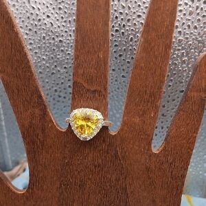 Vintage Avon Yellow and White Gemstone Heart Ring Sz 8